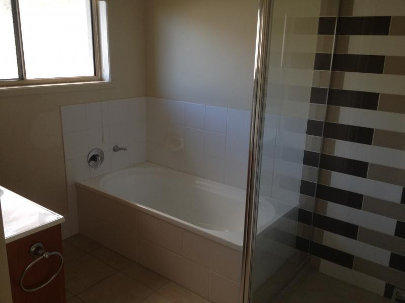 33 Johnston Street, Carina QLD 4152