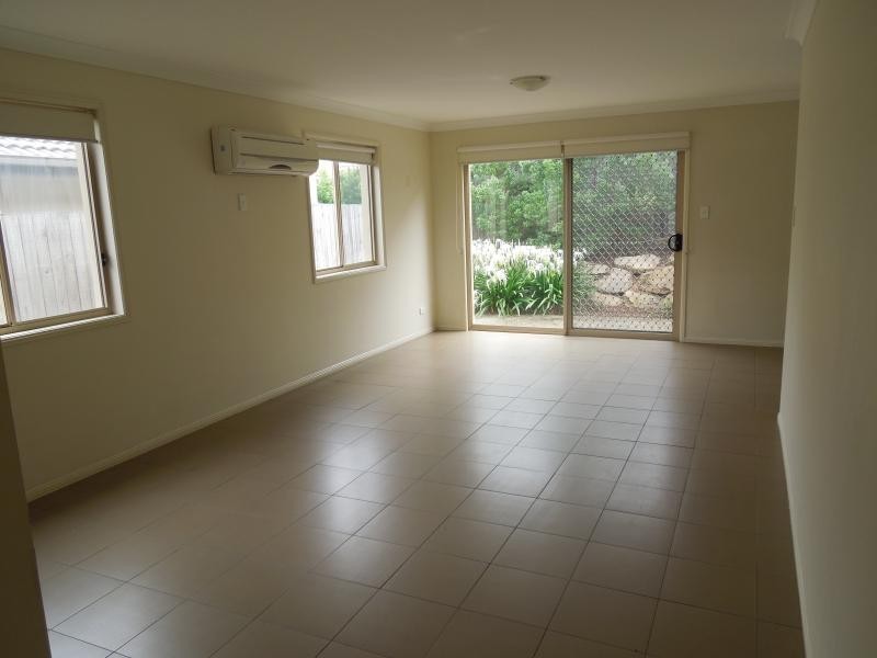 2 Johnston Street, Carina QLD 4152