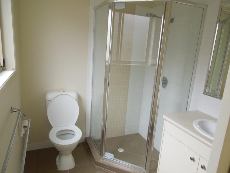 2 Johnston Street, Carina QLD 4152