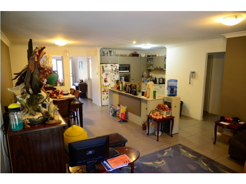11 Shaw Place, Redland Bay QLD 4165