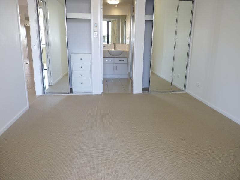 6-24 Henry Street, West End QLD 4810