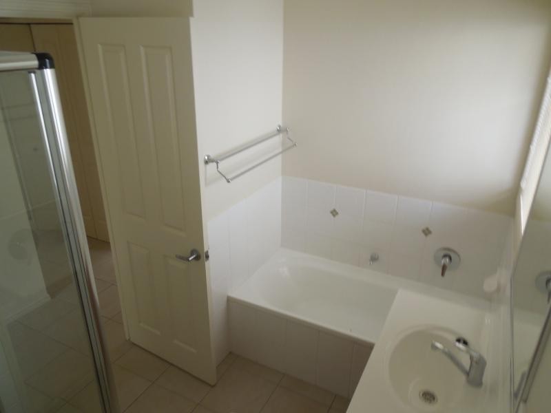 51 Johnston Street, Carina QLD 4152