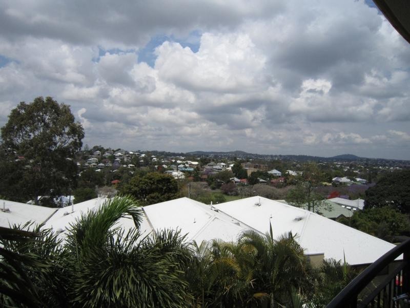 70 Norman Crescent, Norman Park QLD 4170