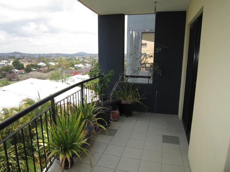 70 Norman Crescent, Norman Park QLD 4170