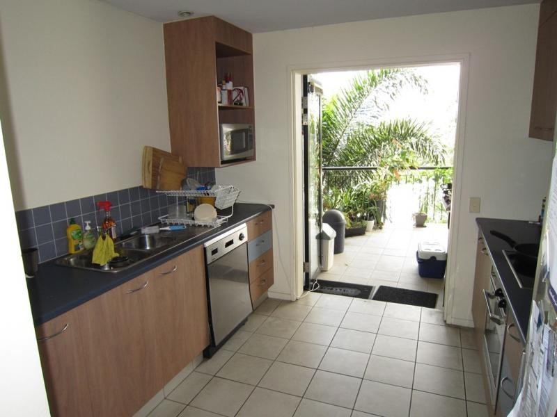 70 Norman Crescent, Norman Park QLD 4170