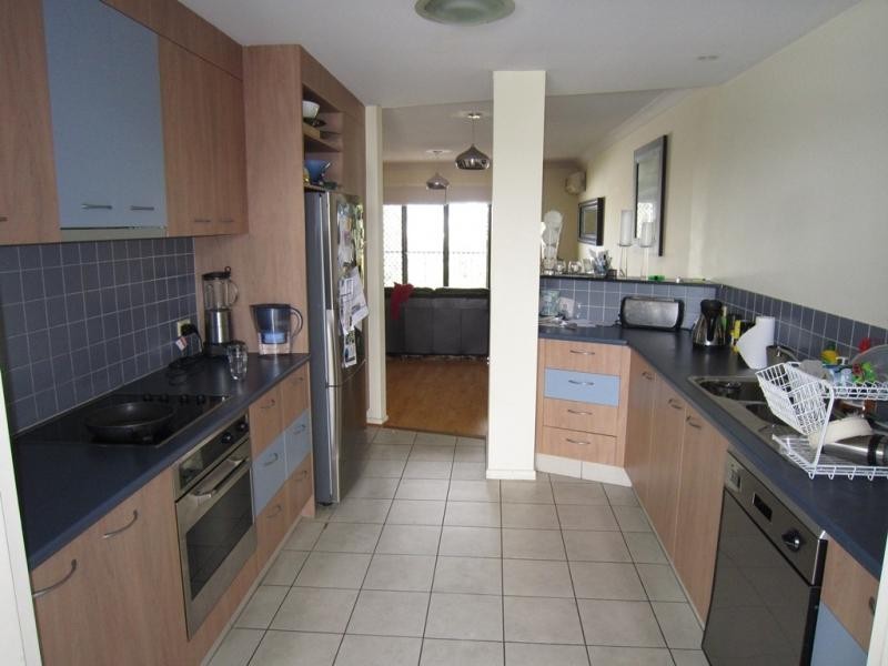 70 Norman Crescent, Norman Park QLD 4170