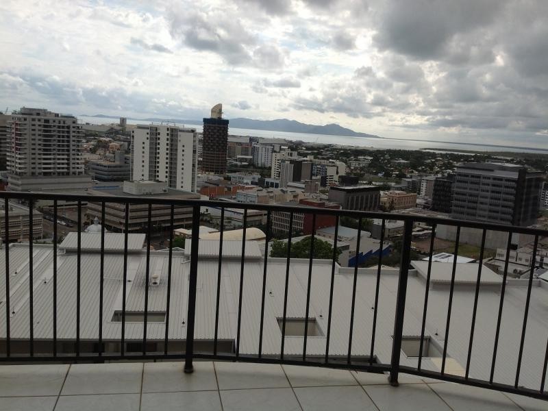 1 Stanton Terrace, Townsville City QLD 4810