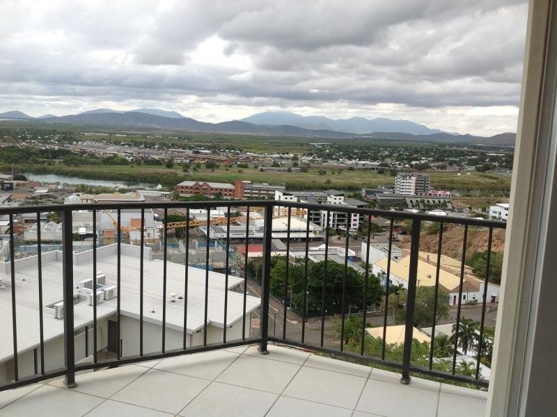 1 Stanton Terrace, Townsville City QLD 4810