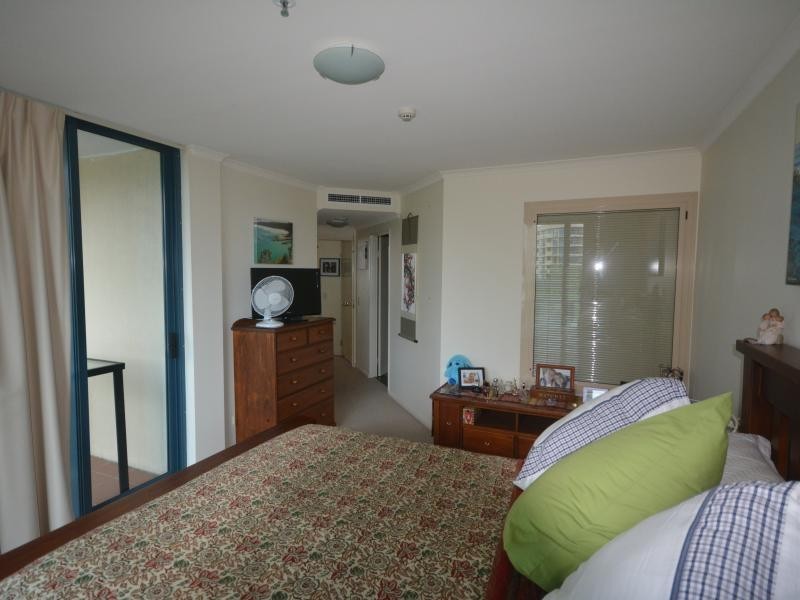 8 Goodwin Street, Kangaroo Point QLD 4169