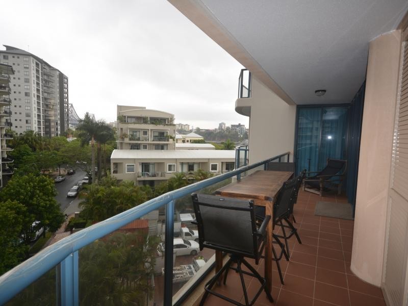 8 Goodwin Street, Kangaroo Point QLD 4169