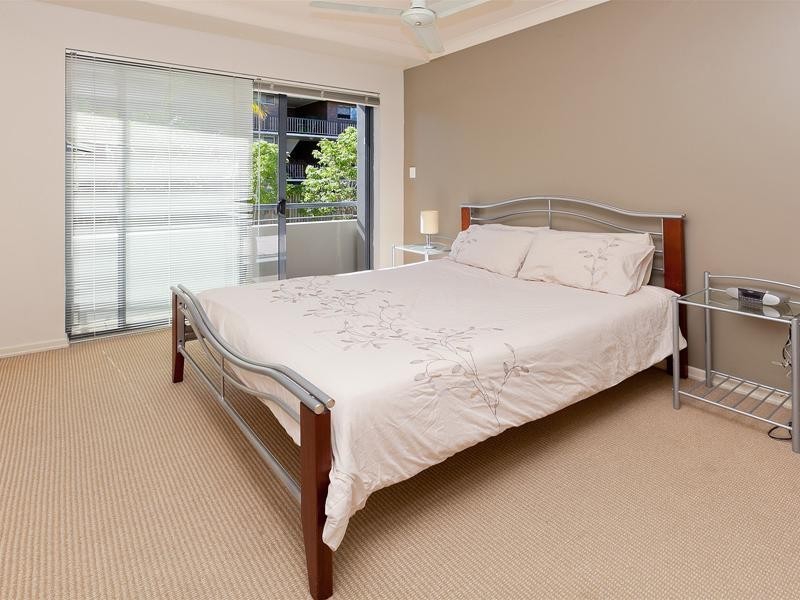 21 MILES Street, Clayfield QLD 4011