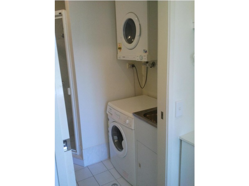 X / 3-5 BARRANBALI STREET, Chevron Island QLD 4217