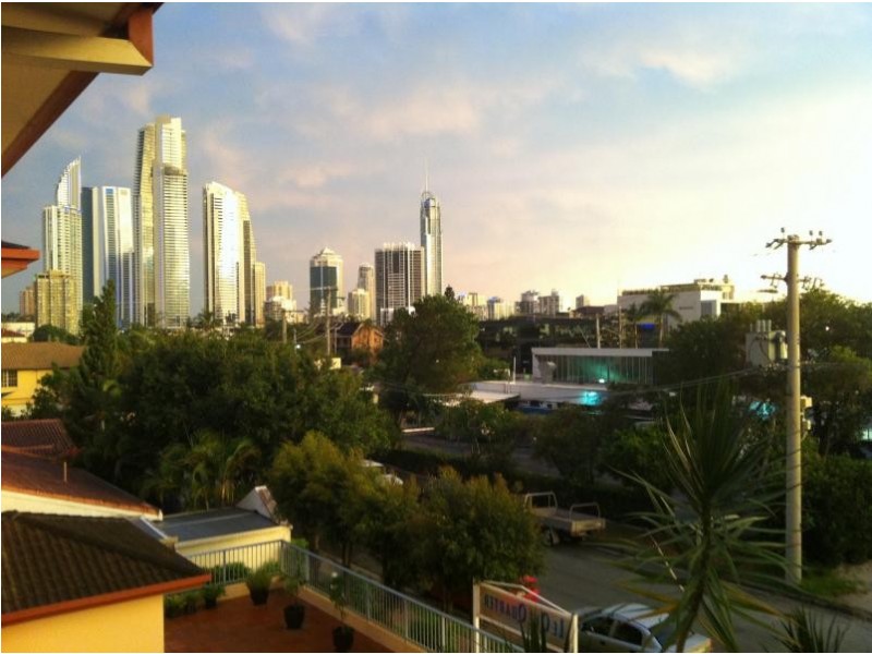 X / 3-5 BARRANBALI STREET, Chevron Island QLD 4217