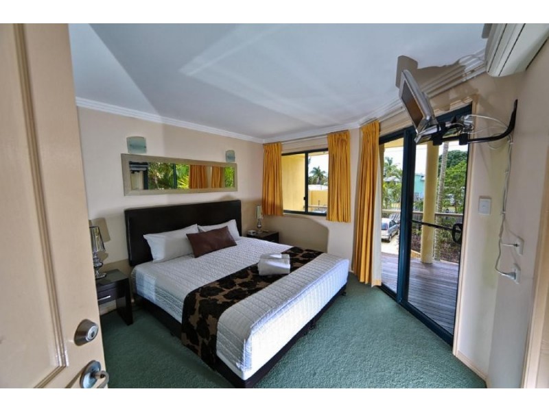 33 Elizabeth Street, Urangan QLD 4655