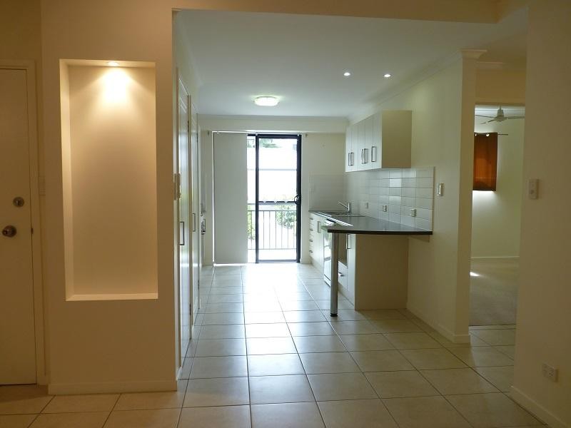6-24 Henry Street, West End QLD 4810