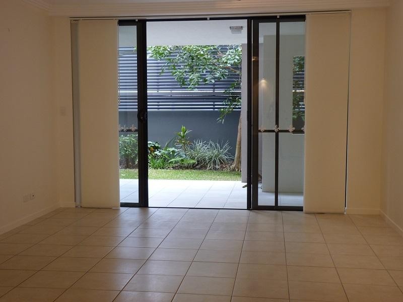 6-24 Henry Street, West End QLD 4810