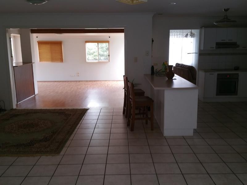 25 Lyrebird St., Calamvale QLD 4116