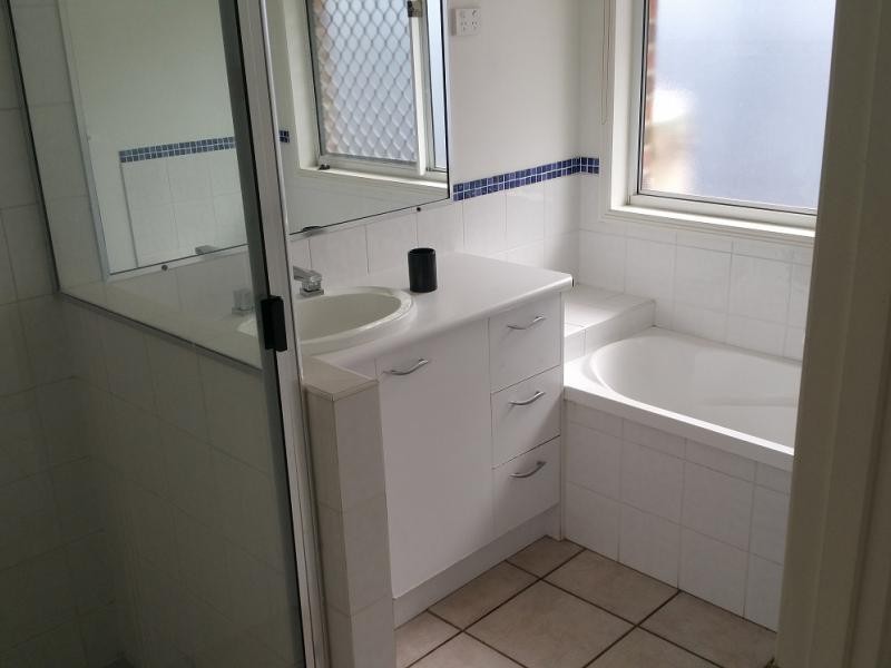 25 Lyrebird St., Calamvale QLD 4116