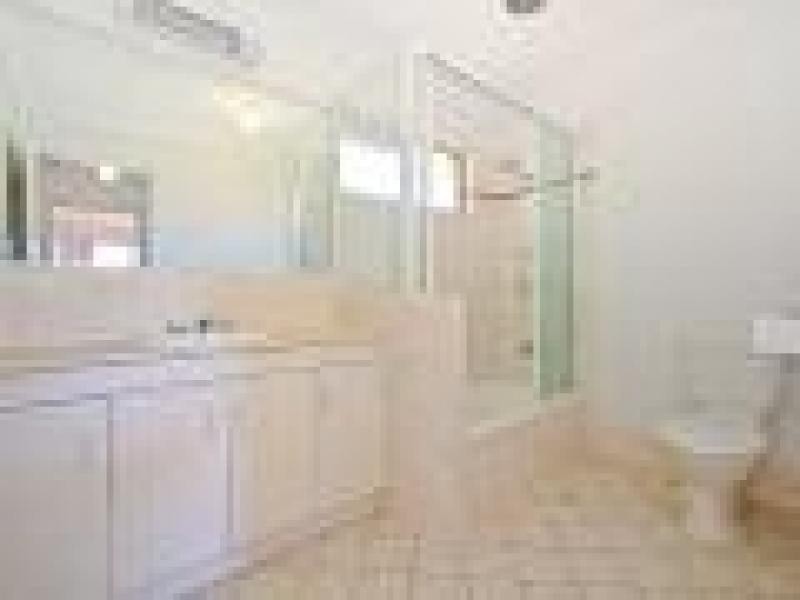 121 Golden Ave, Calamvale QLD 4116