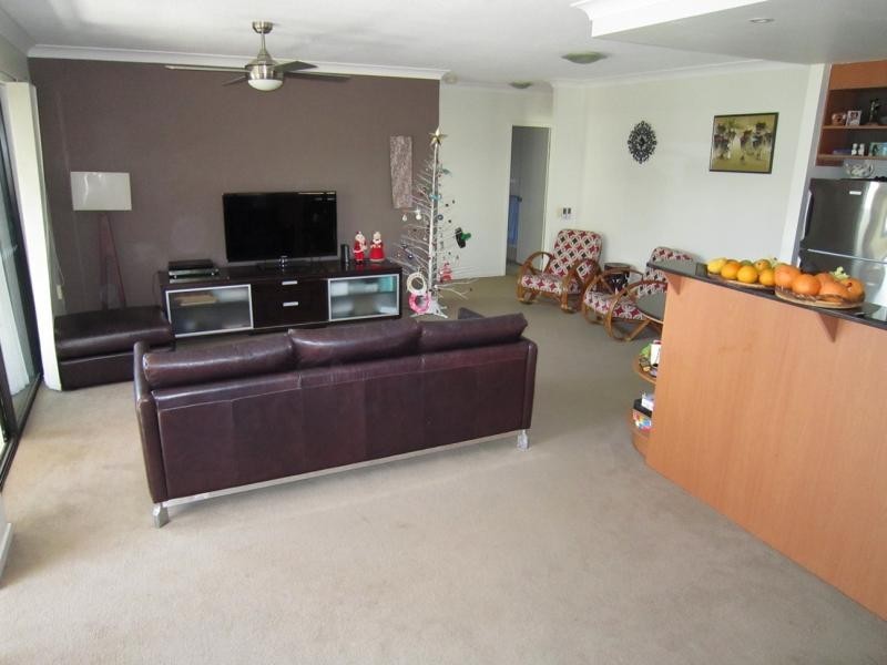 70 Norman Crescent, Norman Park QLD 4170