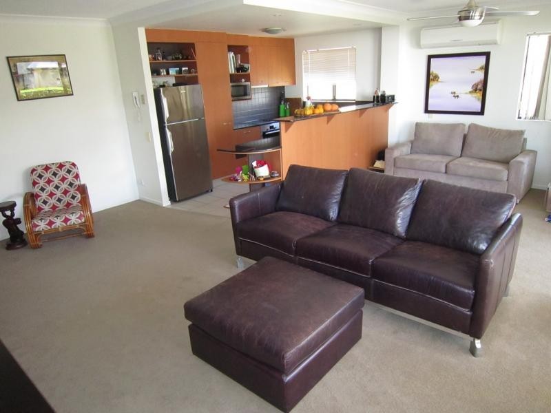 70 Norman Crescent, Norman Park QLD 4170