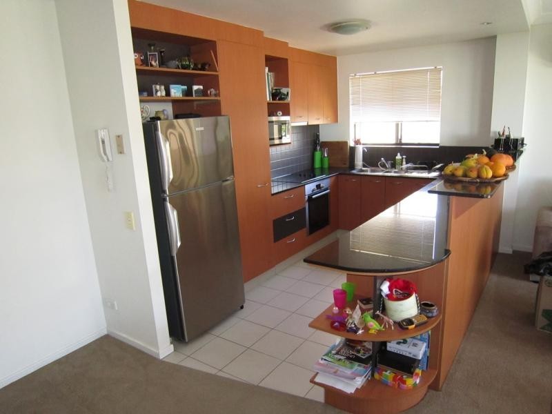 70 Norman Crescent, Norman Park QLD 4170