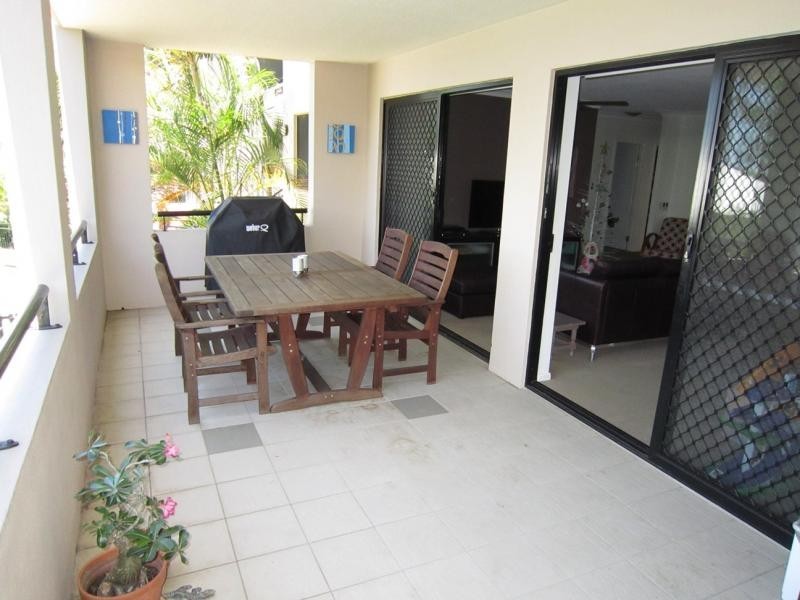 70 Norman Crescent, Norman Park QLD 4170