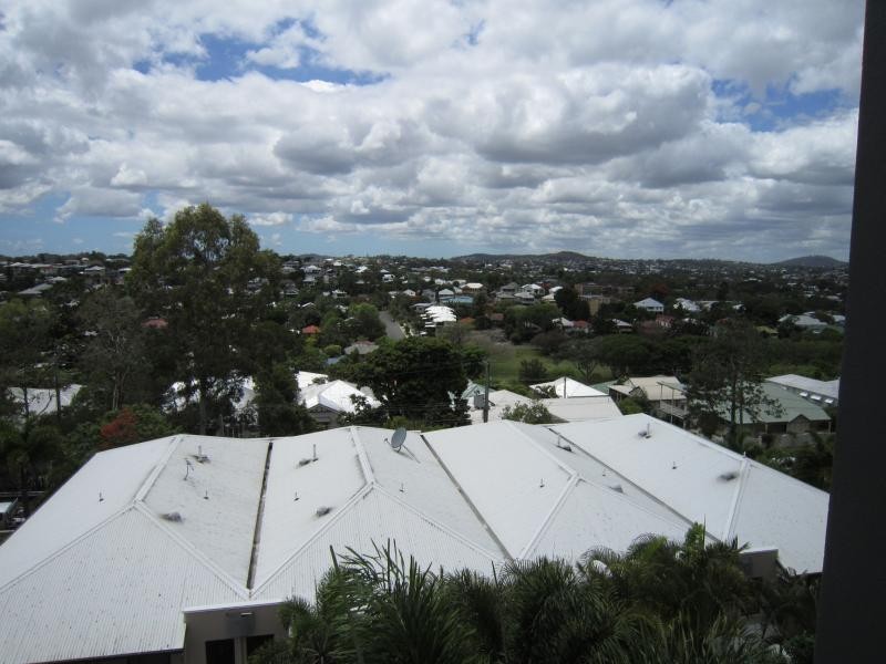 70 Norman Crescent, Norman Park QLD 4170