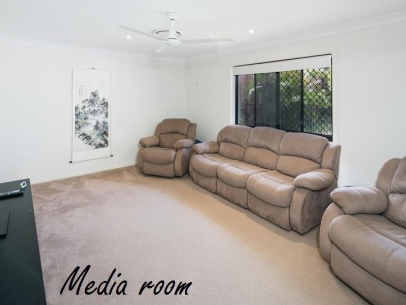 52 Aquila Street, Redland Bay QLD 4165