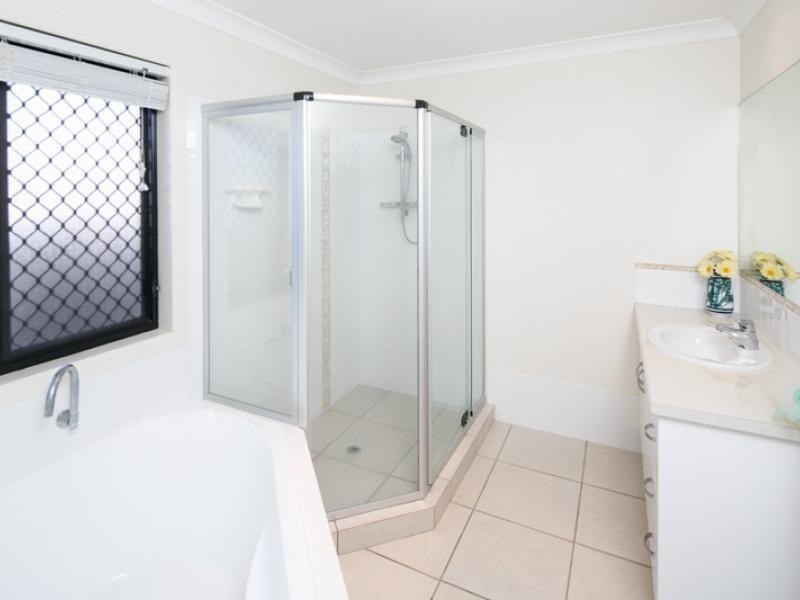 52 Aquila Street, Redland Bay QLD 4165