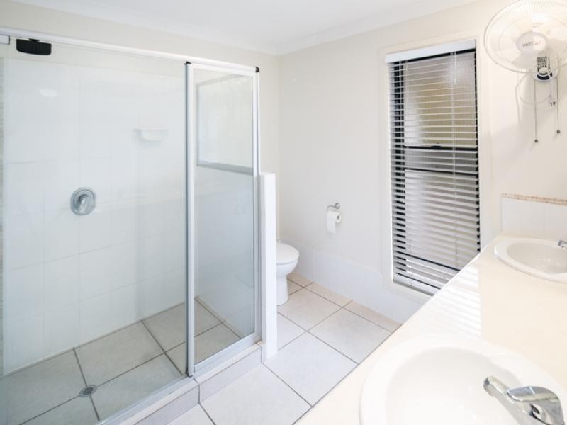 52 Aquila Street, Redland Bay QLD 4165