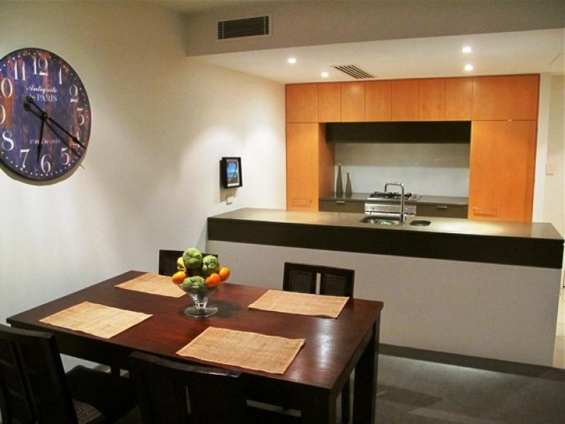 10 Pidgeon Close, West End QLD 4101