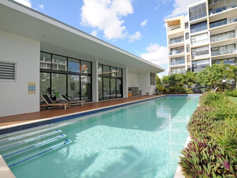 10 Pidgeon Close, West End QLD 4101