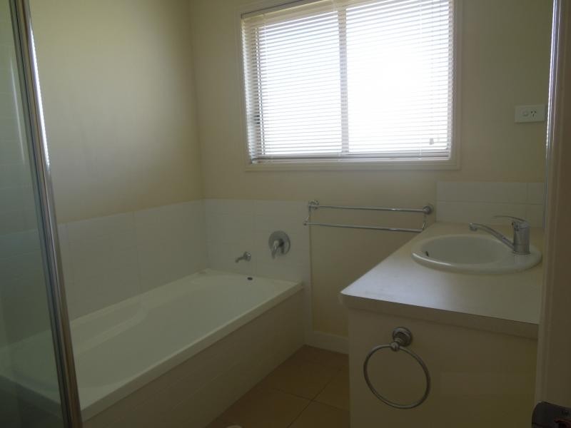 10 Johnston Street, Carina QLD 4152