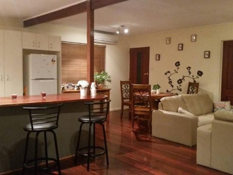 13 Liverpool ST, Eight Mile Plains QLD 4113