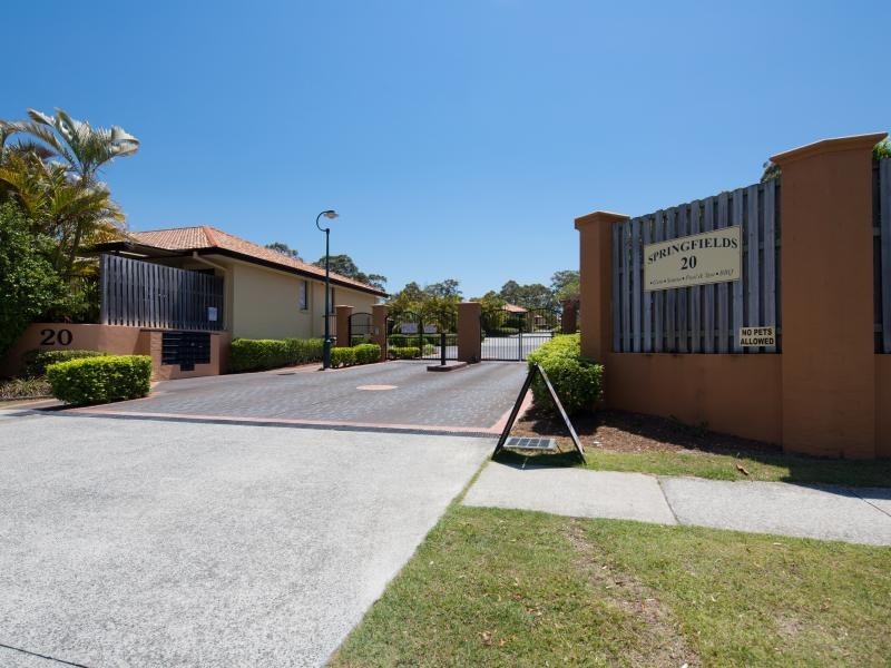 20 BROWN STREET, Labrador QLD 4215