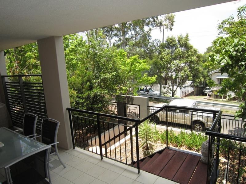70 Norman Crescent, Norman Park QLD 4170