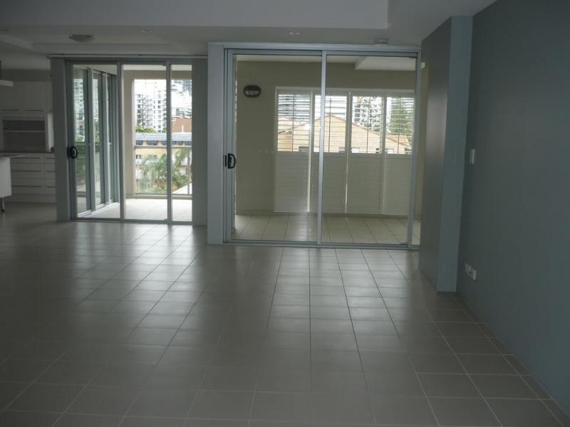 19 Mermaid Ave, Mermaid Beach QLD 4218