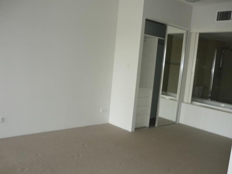 19 Mermaid Ave, Mermaid Beach QLD 4218