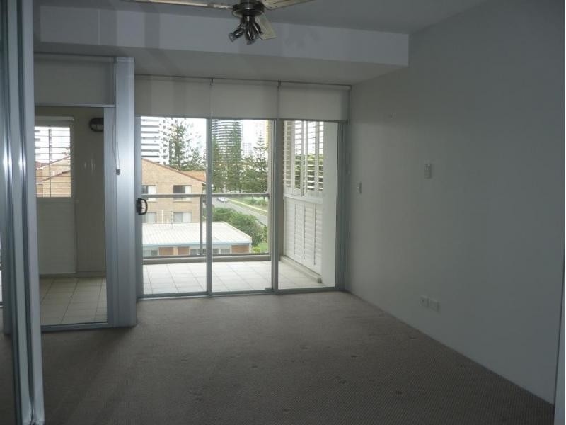 19 Mermaid Ave, Mermaid Beach QLD 4218