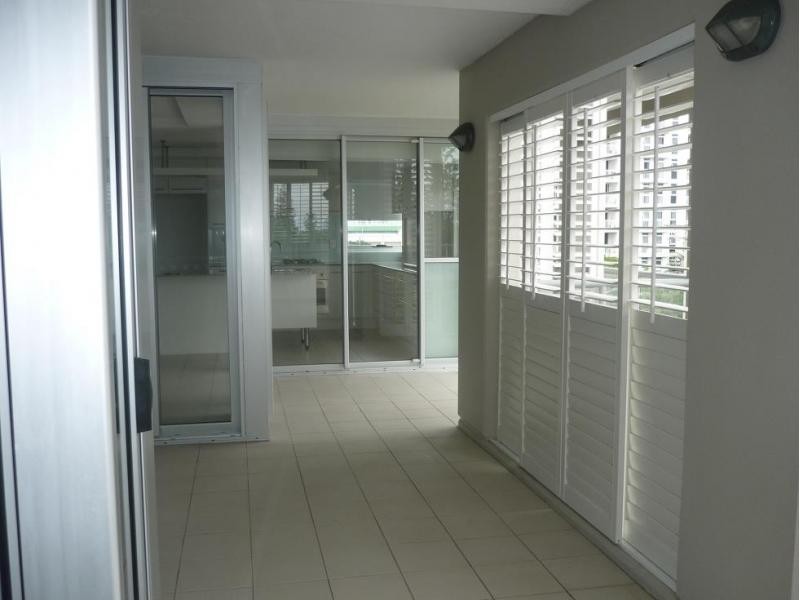 19 Mermaid Ave, Mermaid Beach QLD 4218