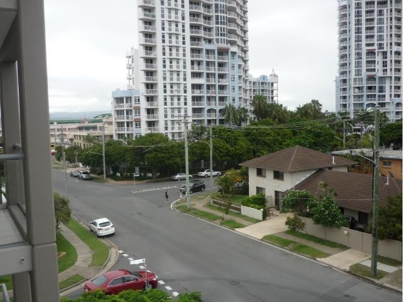 19 Mermaid Ave, Mermaid Beach QLD 4218