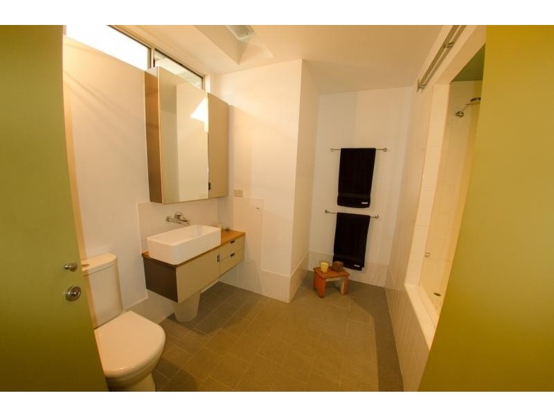 8 Skyring Terrace, Teneriffe QLD 4005