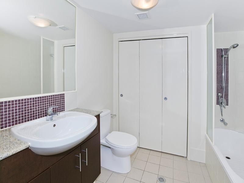 8 Land Street, Toowong QLD 4066