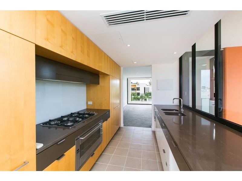 10 Pidgeon Cl., West End QLD 4101