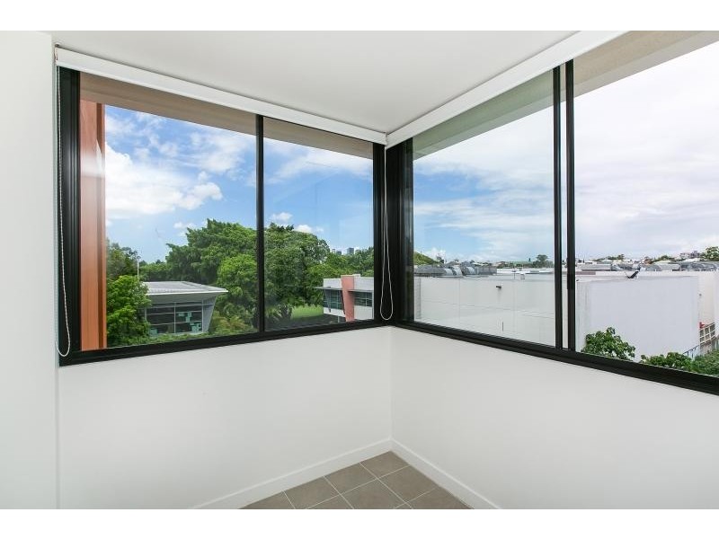 10 Pidgeon Cl., West End QLD 4101
