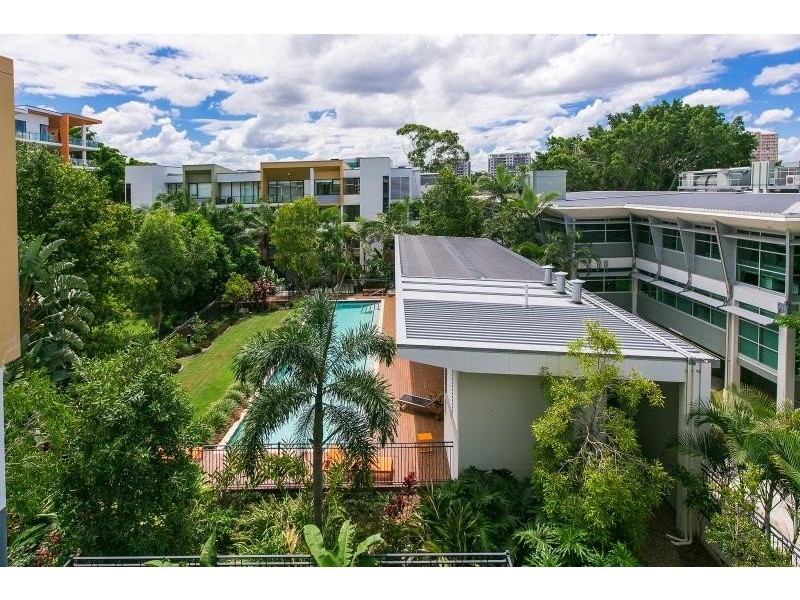 10 Pidgeon Cl., West End QLD 4101