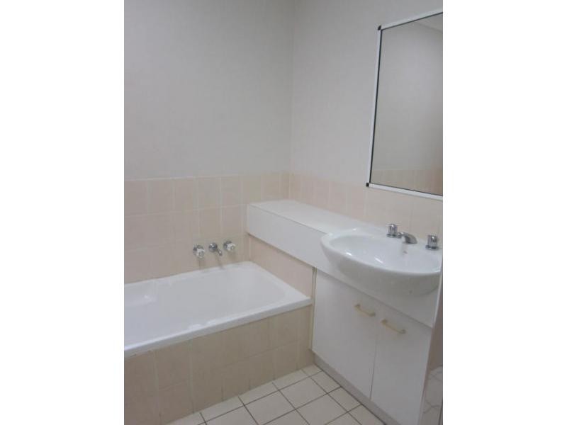 128 Benowa Road, Southport QLD 4215