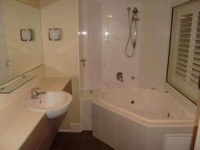 569 Charlton Esplanade, Urangan QLD 4655