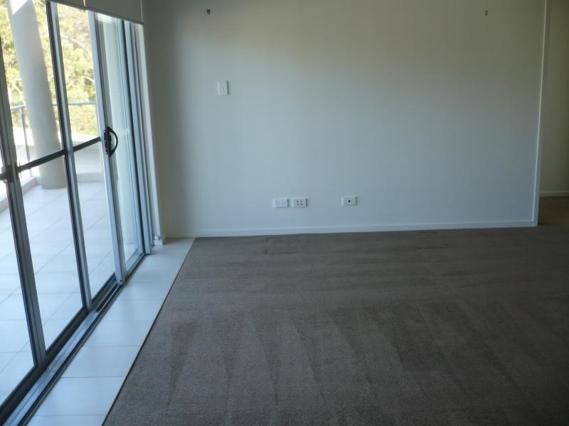 28 CASTELLO CIRCUIT, Varsity Lakes QLD 4227